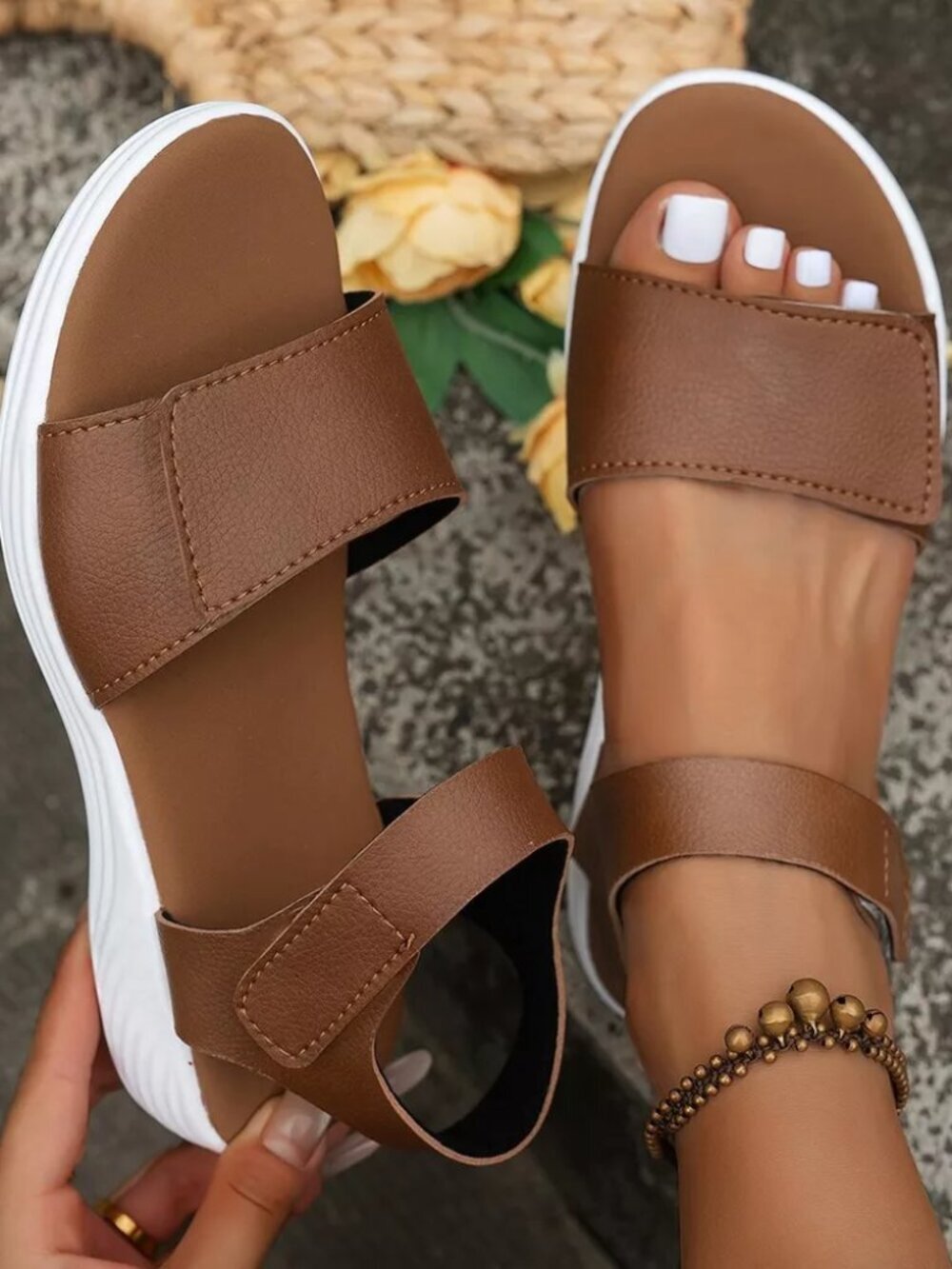Open Toe Platform Sandals - Picture 4 of 9